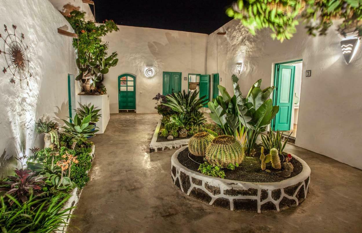 Los Lirios Hotel Rural - Adults Only ティアス エクステリア 写真